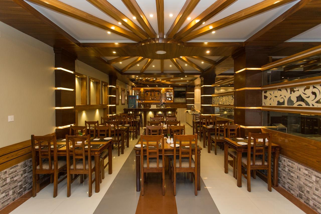 Hotel White Pearl Pokhara Zewnętrze zdjęcie