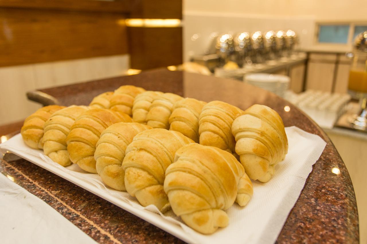 Hotel White Pearl Pokhara Zewnętrze zdjęcie