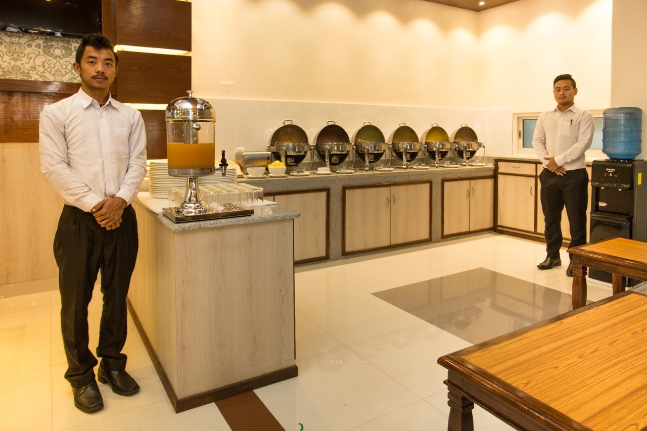 Hotel White Pearl Pokhara Zewnętrze zdjęcie