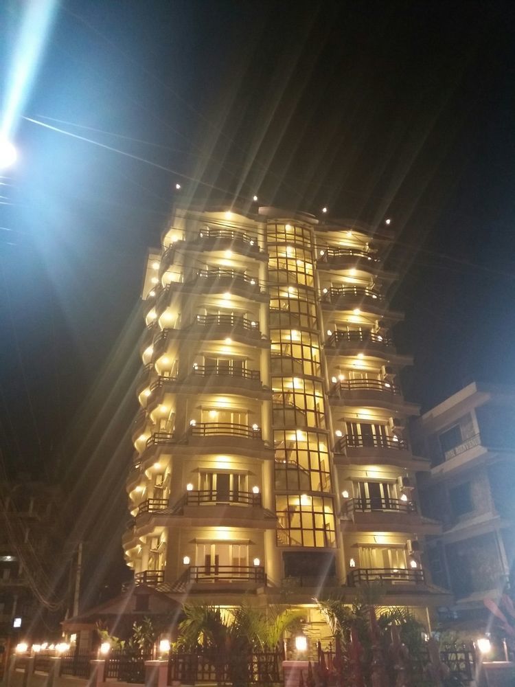 Hotel White Pearl Pokhara Zewnętrze zdjęcie