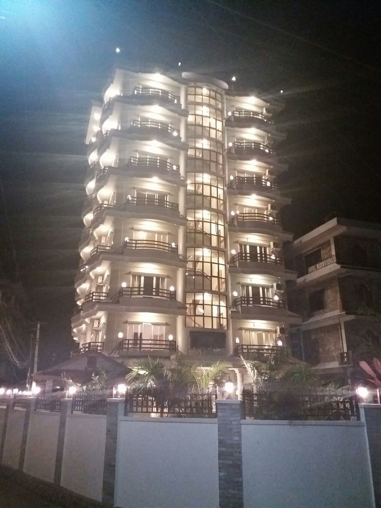 Hotel White Pearl Pokhara Zewnętrze zdjęcie