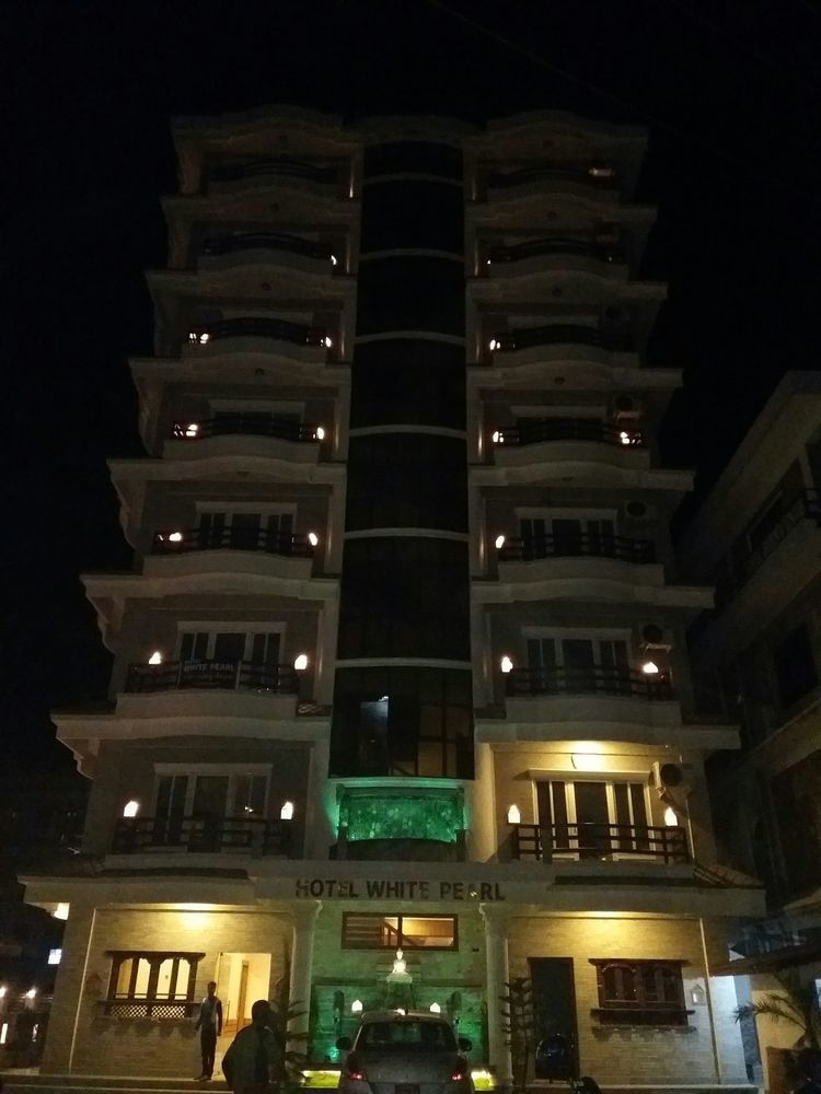 Hotel White Pearl Pokhara Zewnętrze zdjęcie