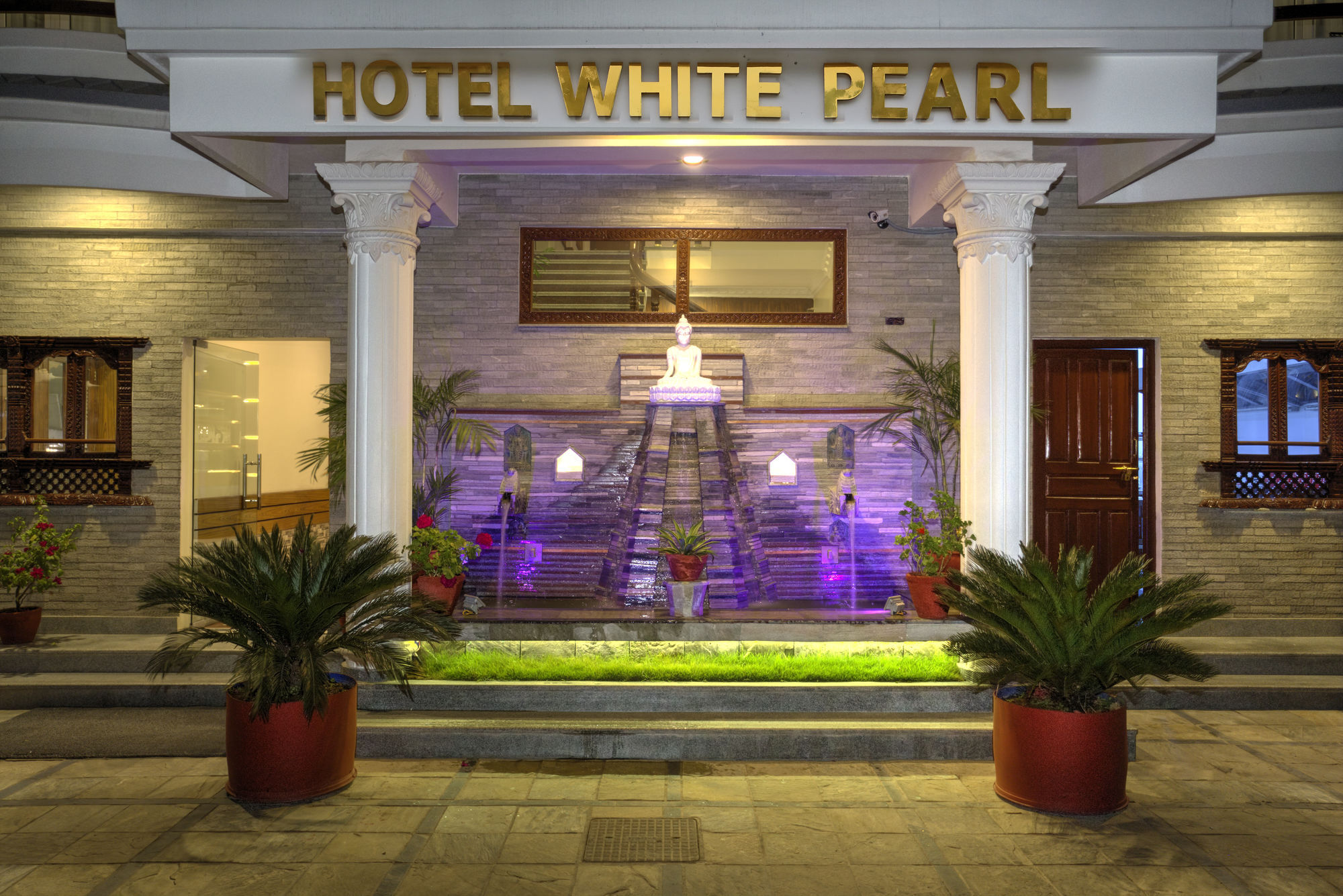 Hotel White Pearl Pokhara Zewnętrze zdjęcie