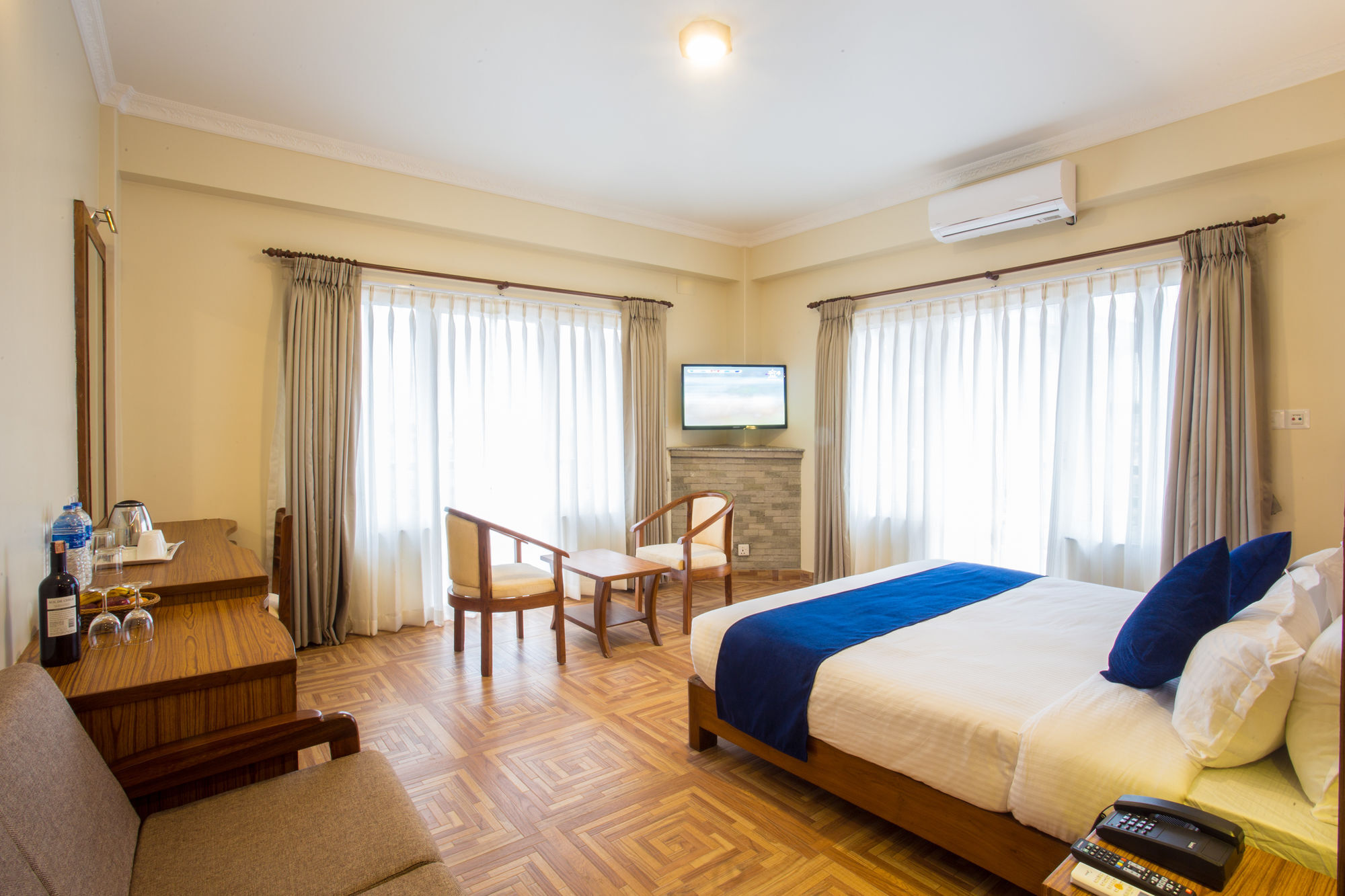Hotel White Pearl Pokhara Zewnętrze zdjęcie
