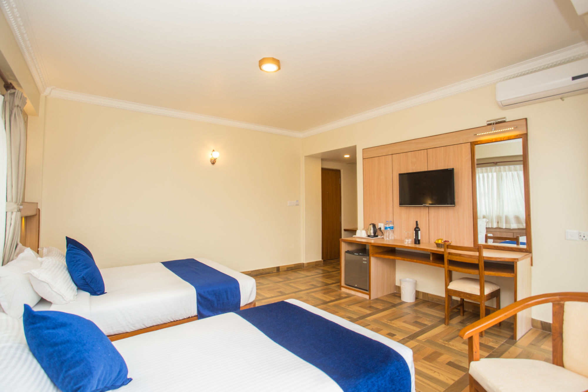 Hotel White Pearl Pokhara Zewnętrze zdjęcie