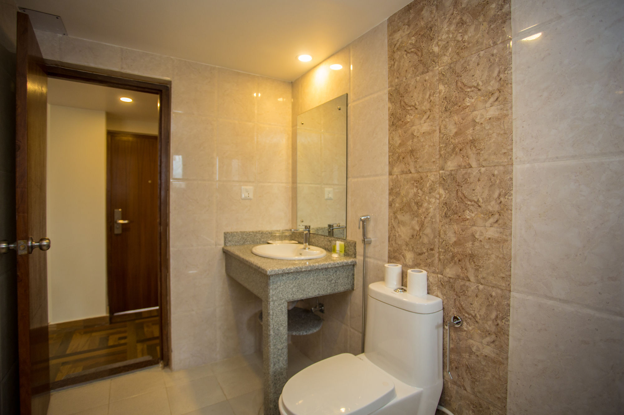 Hotel White Pearl Pokhara Zewnętrze zdjęcie