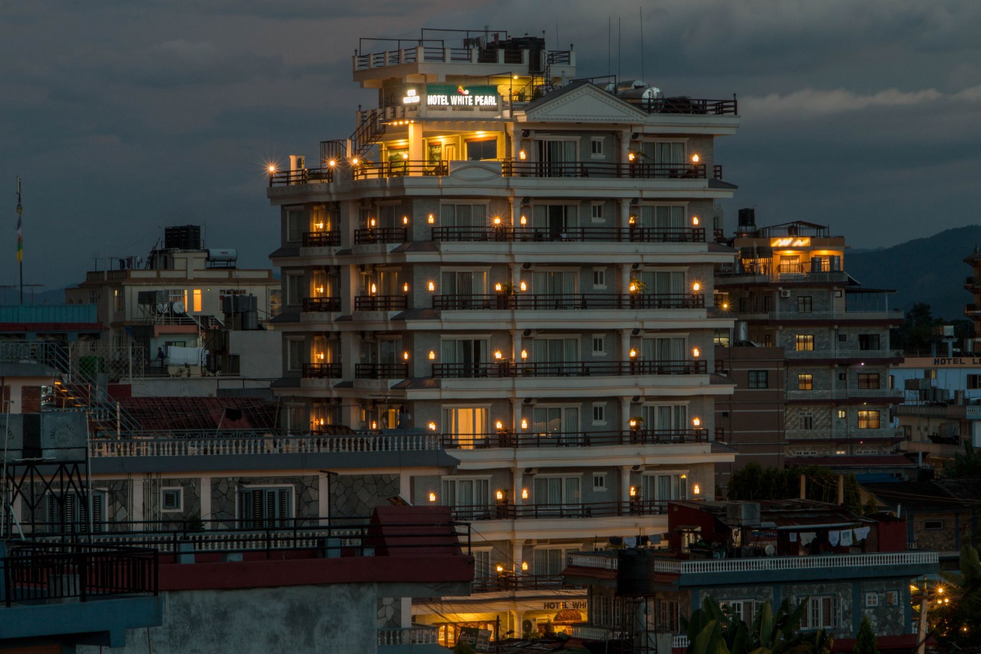 Hotel White Pearl Pokhara Zewnętrze zdjęcie